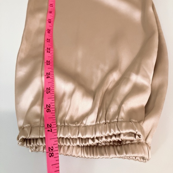 Banana Republic Satin Cargo Jogger Medium Gold Beige NWOT 27’inseam High Rise - Picture 10 of 11